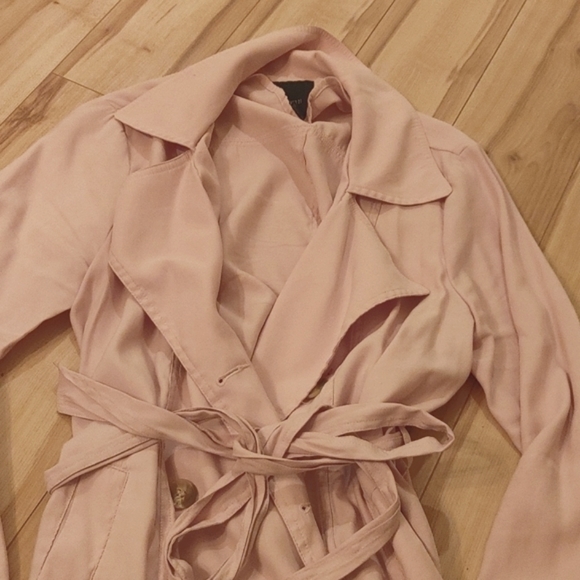 Forever 21 Light Trench Coat - Picture 2 of 4